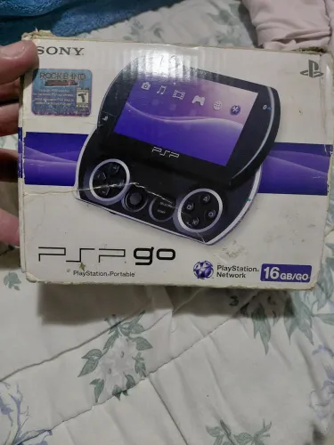PSP GO RARIDADE NITENDO !!! NA CAIXA MANUAL TUDO ORIGINAL .