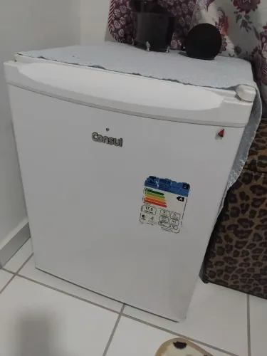 Vende-se um frigobar