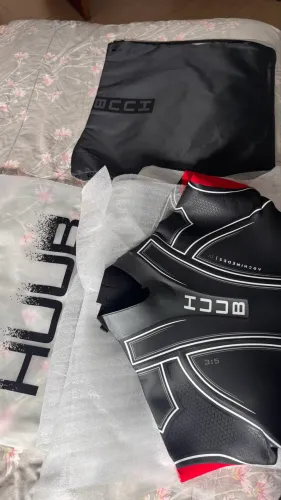 Wetsuit HUUD Archimedes IV - NOVO - Tam. M + BAG