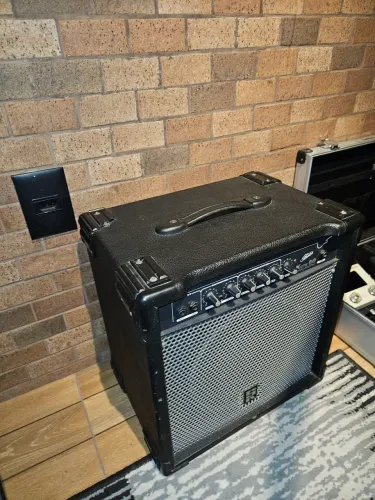 Amplificador de guitarra Staner kute 60