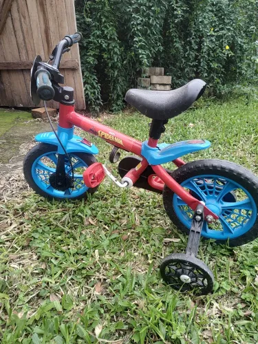 Bicicleta infantil...sem uso..