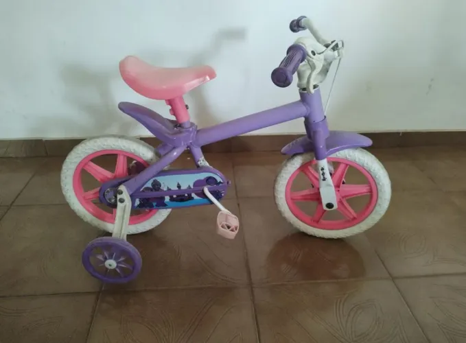 Bicicleta com rodinhas 