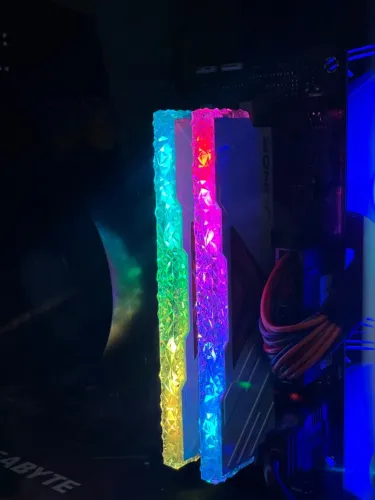 Kit 2x Memória RAM RGB juhor 16GB (2x8GB) DDR4 3200mhz - Com Defeito