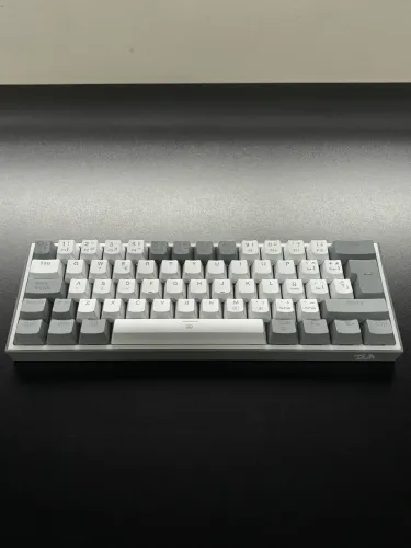 Teclado mecânico Redragon Fizz K617 branco