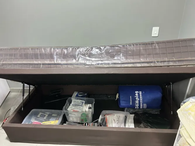 Vendo cama box baú solteirão + Colchão De Solteiro Dreemy