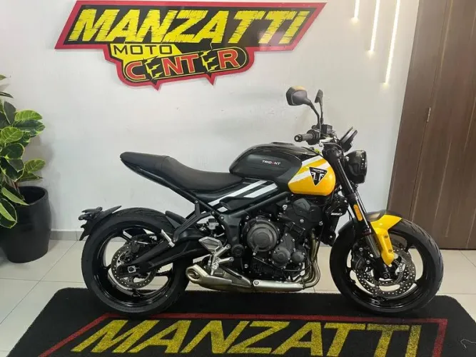 TRIUMPH TRIDENT 660 2025