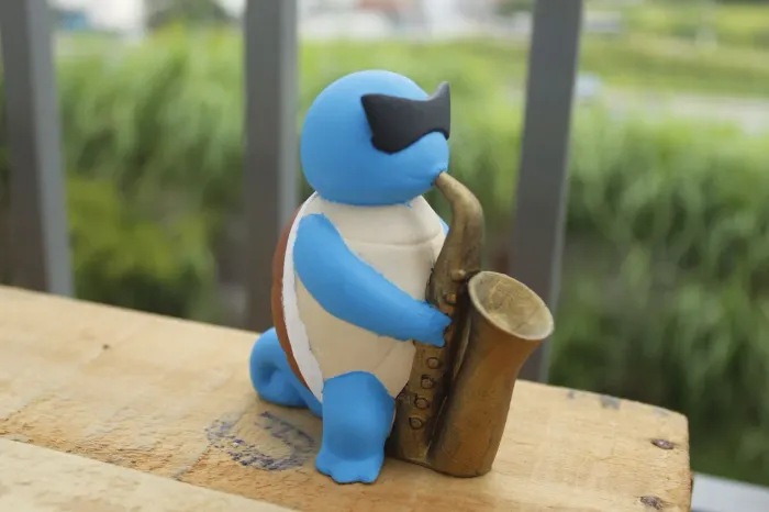 Boneco Squirtle Sax Pokémon  - Decoração Geek Presente