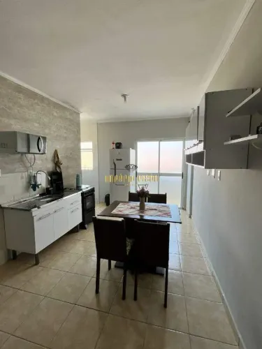 Apartamento á Venda de 2 Dormitórios sendo 1 com sacada, Pé na Areia no Condomínio Andorin