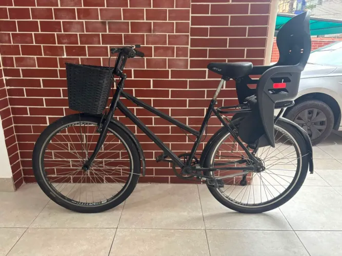 Bicicleta com suporte 