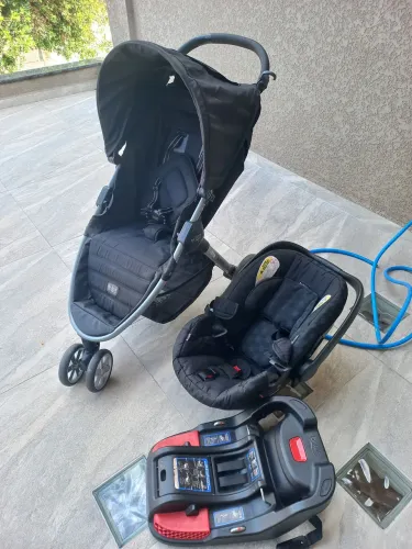 Carrinho de bebê britax,  com bebê conforto  e base para automóveis isofix