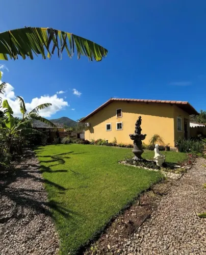 Linda casa 2 qts condomínio ponta negra