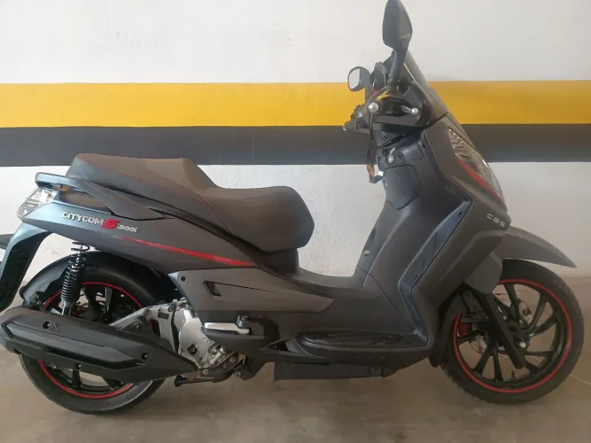 Citycom 300 s 2024 apenas 9.000 km impecável 22 X cartão troca o carro ou moto