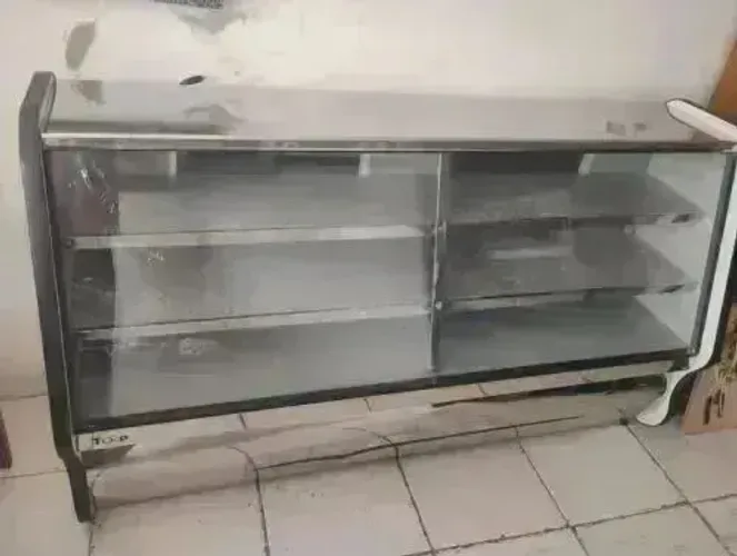 Balcão Expositor Refrigerado Modelo BRT 180