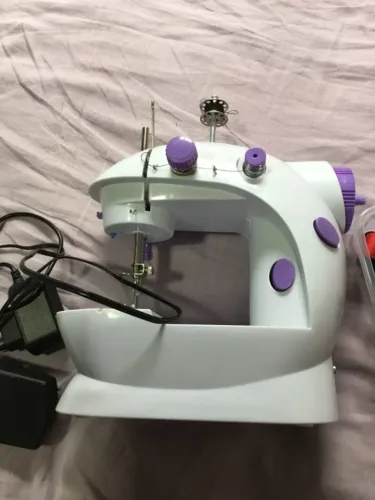 Mini máquina de costura