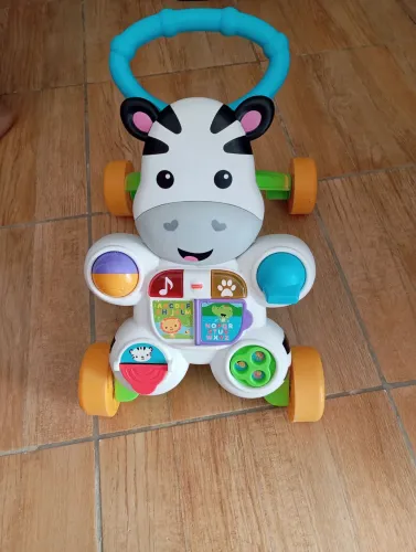 Andador da fisherprice semi novo funcionado tudo