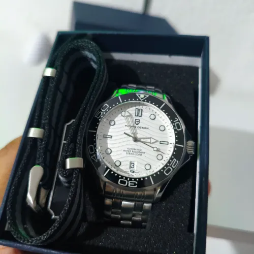 Relógio Pagani design 007 seamaster 