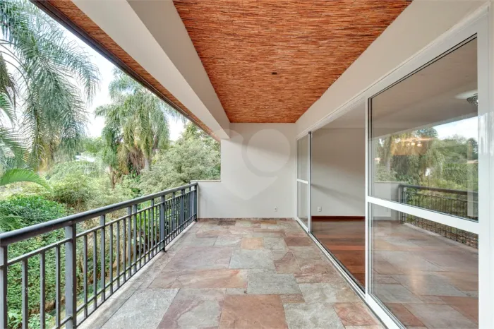 Casa de Vila à venda ou para alugar com 3 suítes em Alto da Boa Vista, São Paulo - SP