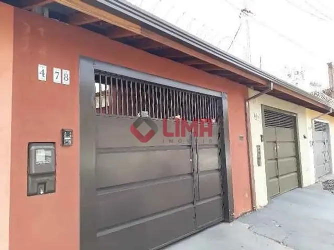 Excelente casa reformada com 01 dormitório, próximo à Av. Duque de Caxias