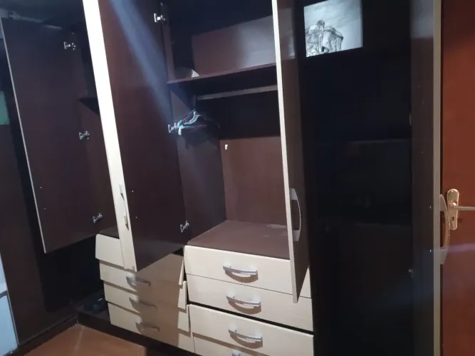 Guarda Roupa. Arrumar corrediças 