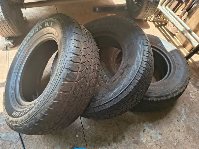 Vendo pneu S10