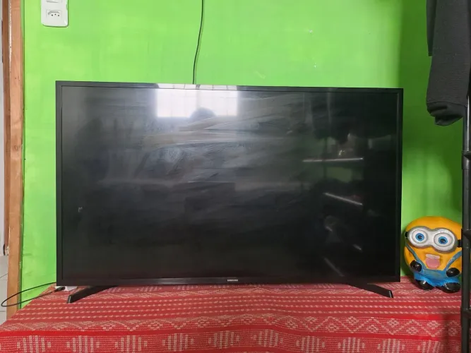 Vendo televisão Samsung smart FULLHD 43 polegadas
