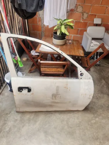 Porta do corsa lado dianteiro