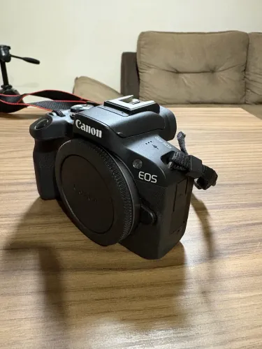 Câmera Cânon R50 - Filma em 4k