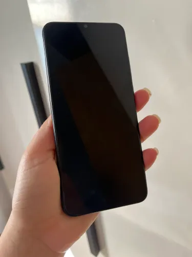 Galaxy A04e.Armazenamento: Geralmente encontrado com 64GB de memória interna.Cor: Preto