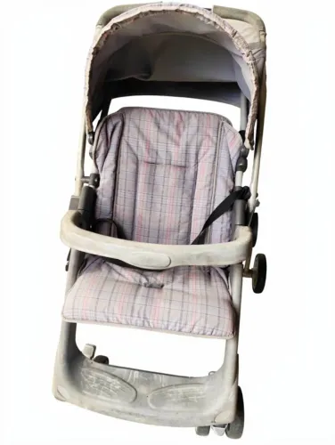Carrinho de bebê com andador 200 Rs
