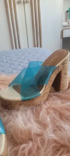 Que tal esse lindíssimo tamanco meia pata da Paula Brazil?