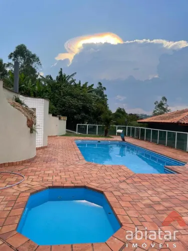 Chácara à Venda em Mairiporã: Porteira Fechada!