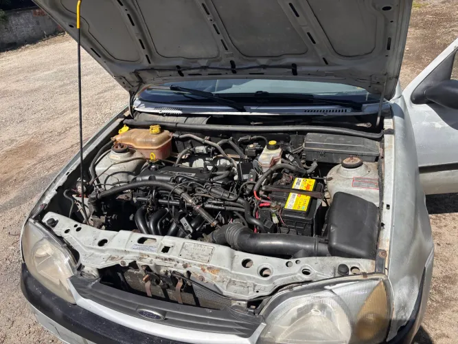 Ford Fiesta GL 1.0 3P 2000