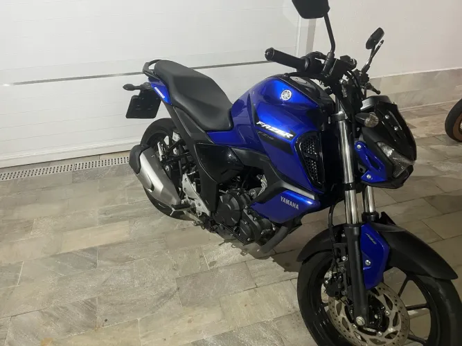Fazer FZ15 2023 pouco usada 6400km