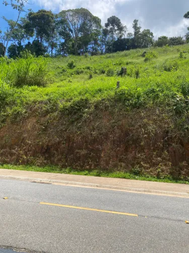 Terreno em condomínio completo a 5 minutos do centro de Teresópolis.