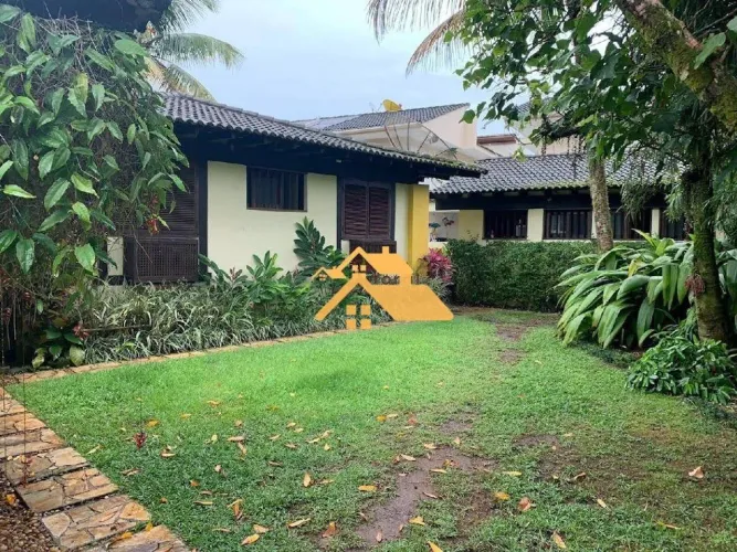 Casa com Terreno Amplo em Juquehy com 620m², 4 Dormitórios (1 Suíte), Casa de Caseiro e Gr