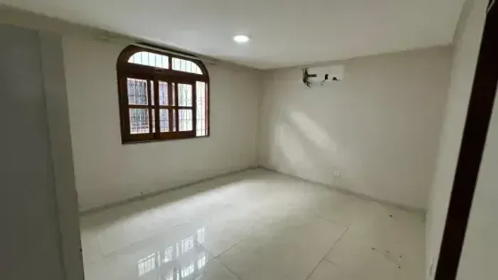 DOM PEDRO. CONJ. KISSIA. 5 QUARTOS SENDO 3 SUÍTES E 5 VAGAS. IDEAL PARA CLÍNICA E ESCRITÓR