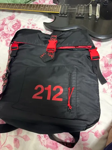 mochila 212 da Carolina Herrera