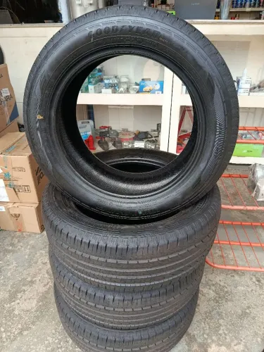 PNEUS GOODYEAR 215/55-17 zerooo!!!