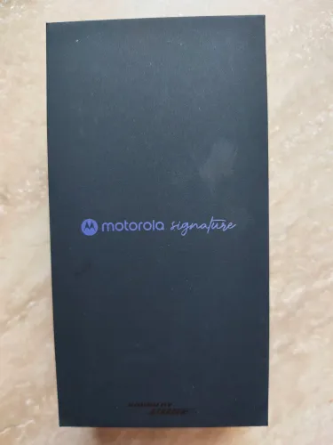 Smartphone Motorola Signature 5G - 512GB 24GB (12GB RAM +12GB RAM Boost)