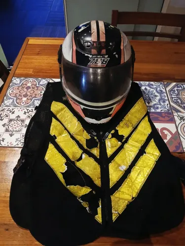 CAPACETE + COLETE