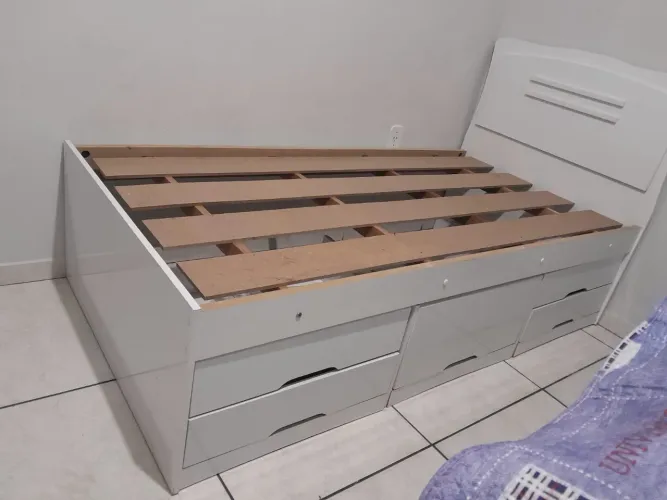 cama com gavetas e cabeceira
