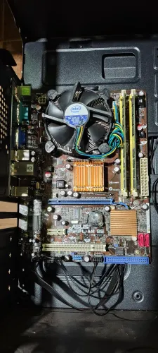 Placa mãe processadorl core 2 quad com 3 gigas de memória 