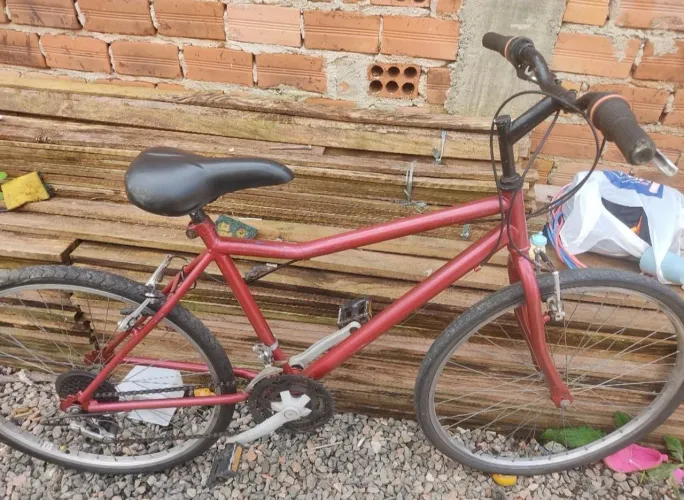 Bicicleta cargueira ótima para serviços a outra para uso no dia a dia otima