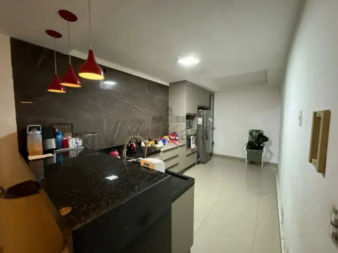 Oportunidade - Casa - Setville Altos de São José - 3 Dormitórios - 150m².
