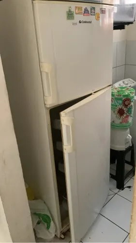 Geladeira Continental 460 Branca (Para Conserto ou Retirada de Peças)