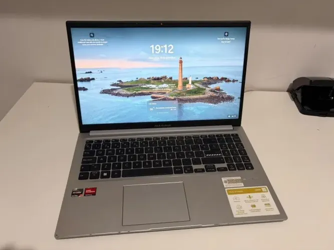 Notebook ASUS Vivobook 15,6 " Full-HD, Intel Core i7, 16 GB RAM, 1 TB SSD, Windows 11