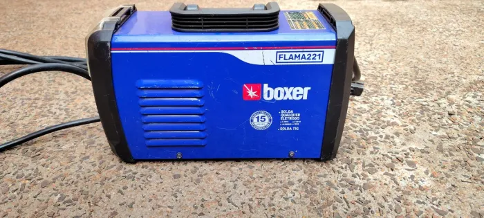 ? MÁQUINA DE SOLDA BOXER FLAMA 221 - 220V (usada- semi nova)?