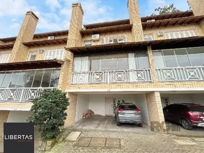 Casa Condominio em Porto Alegre, no bairro Sétimo Céu, com 4 dormitório(s), e 4
