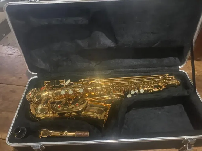 Sax Alto  MI Bemol marca Winner