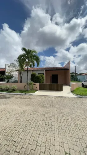 VENDO CASA EM CONDOMÍNIO FECHADO, 03 QUARTOS, CONDOMÍNIO JARDIM EUROPA.